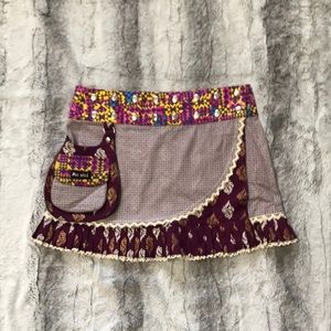 Moshiki reversible snap adjustable skirt.  From Europe. 14 inches top to hem.